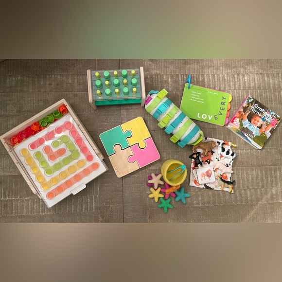Lovevery The Companion Play Kit - Months 22, 23, and 24 - Picture 2 of 3